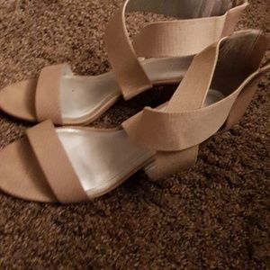 Tahari nude block heels sandals 11